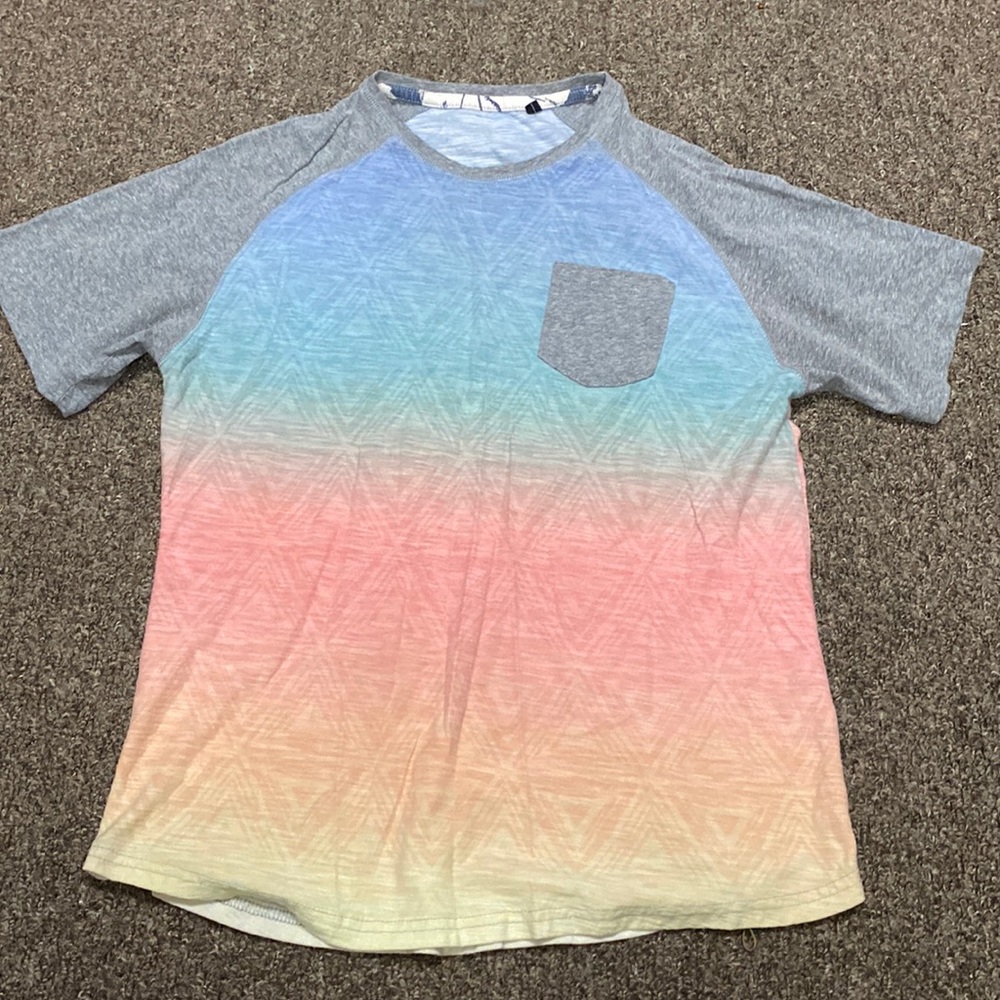Women’s rainbow fading t-shirt, size medium